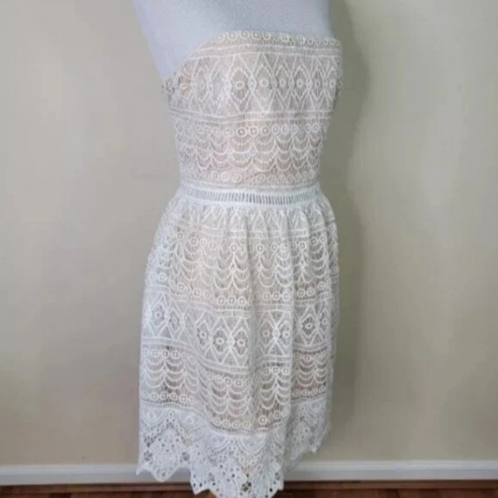 Socialite White Strapless Dress Scalloped Hem Crochet Lace Sz L Coquette - Picture 2 of 6